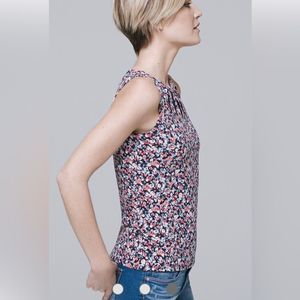 White House black market floral layering floral tank with keyhole detail size S